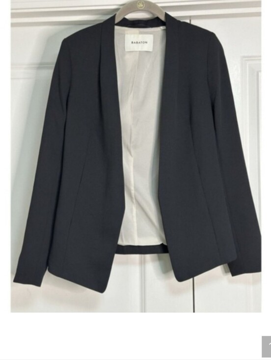 Babaton Jackets & Blazers - BABATON CLASIC BLACK BLAZER SIZE 6
